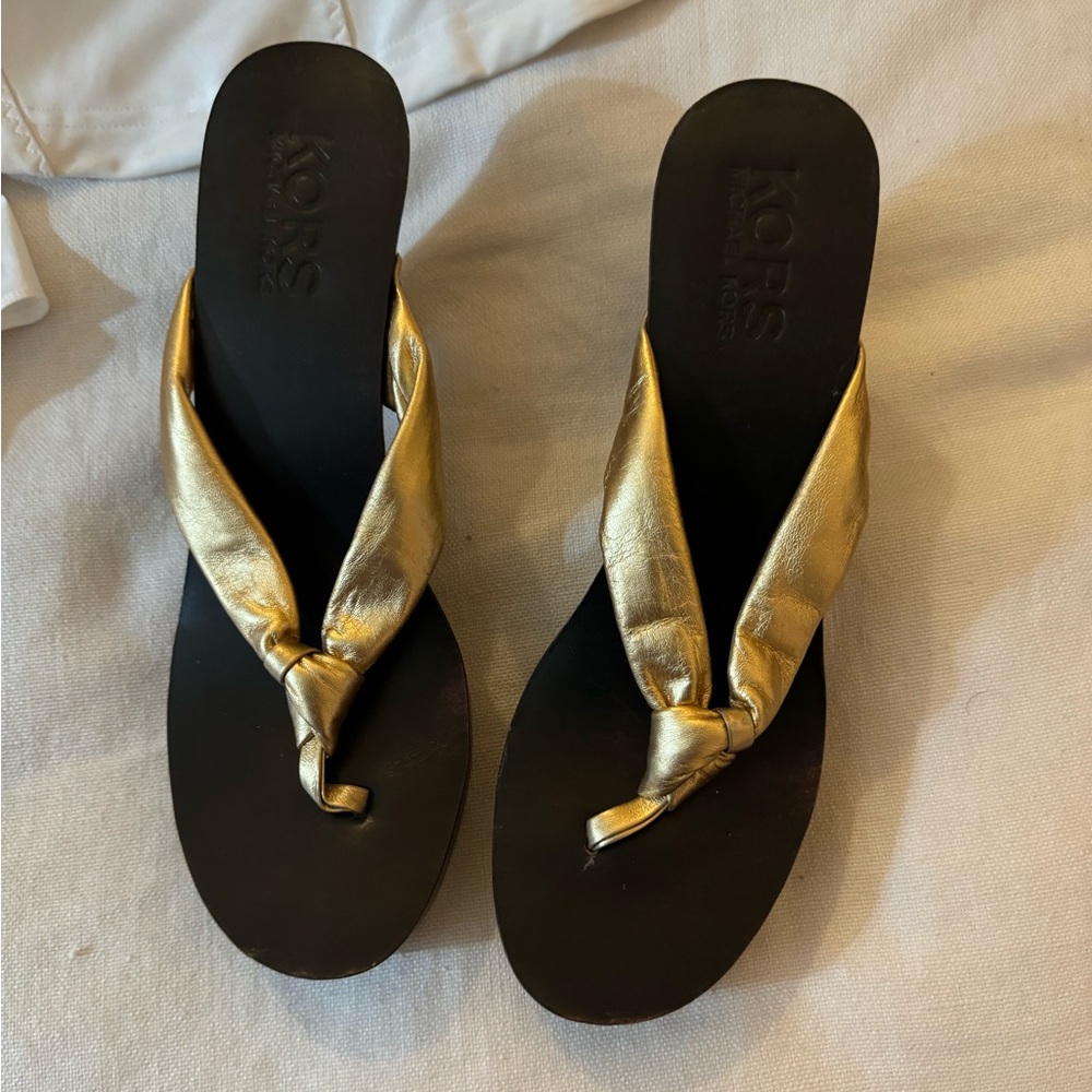 Michael Kors gold thong clog sz 9